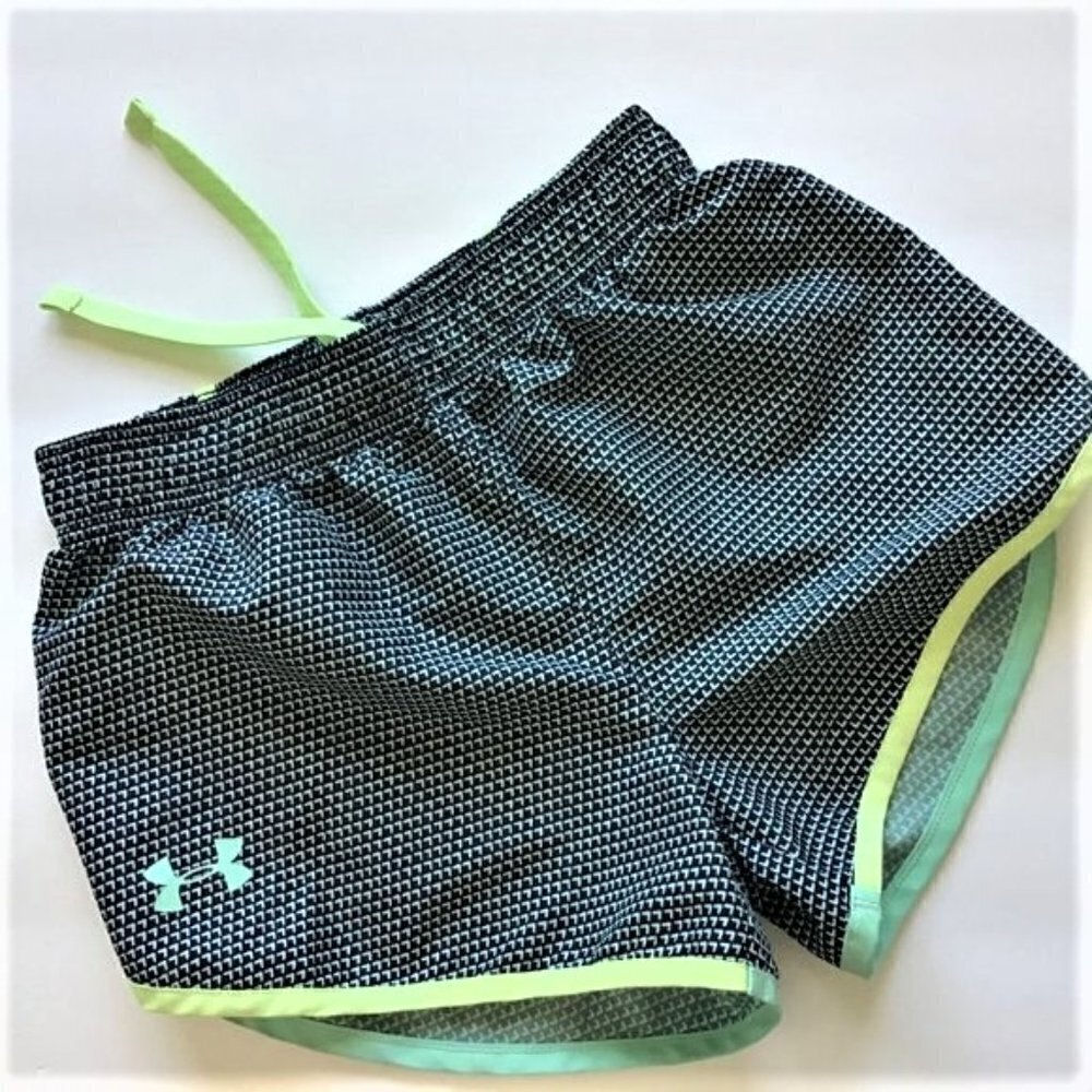UNDER ARMOUR HEAT GEAR SHORTS LIKE NEW